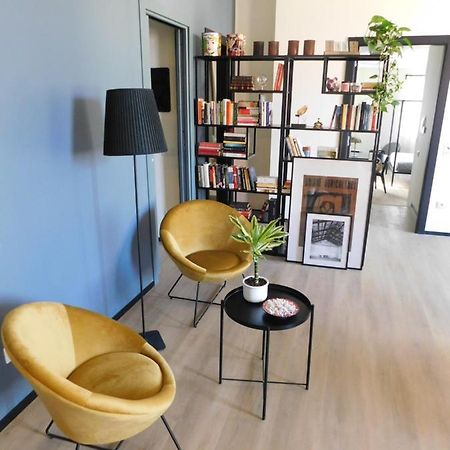 Piumaviola Beds & Apartments Parma Bagian luar foto
