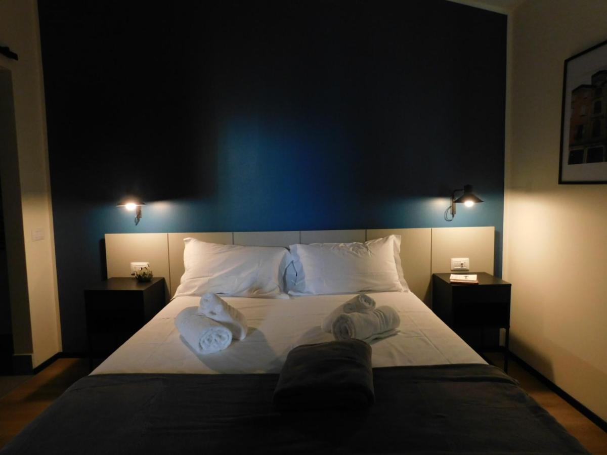 Piumaviola Beds & Apartments Parma Bagian luar foto