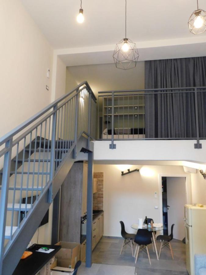 Piumaviola Beds & Apartments Parma Bagian luar foto