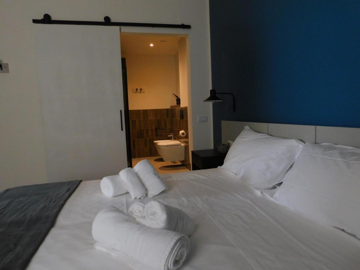 Piumaviola Beds & Apartments Parma Bagian luar foto