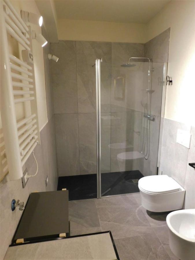 Piumaviola Beds & Apartments Parma Bagian luar foto