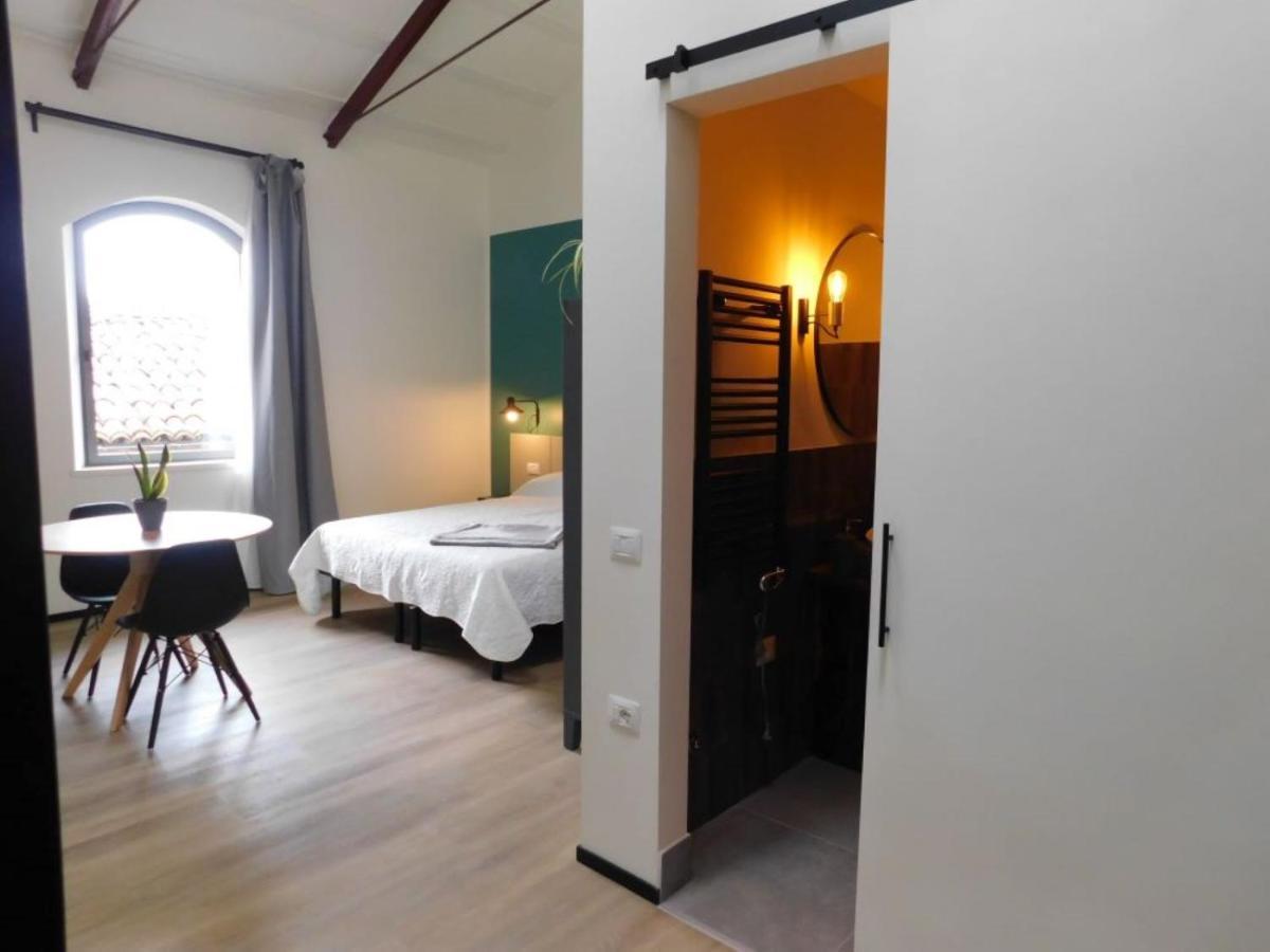 Piumaviola Beds & Apartments Parma Bagian luar foto