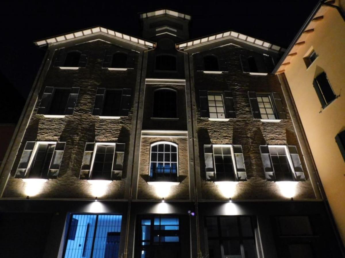 Piumaviola Beds & Apartments Parma Bagian luar foto