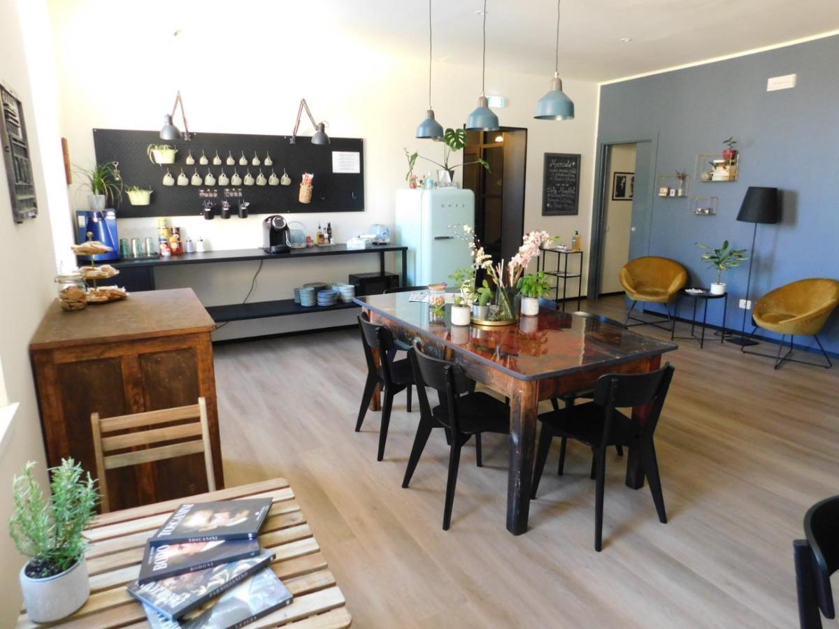 Piumaviola Beds & Apartments Parma Bagian luar foto